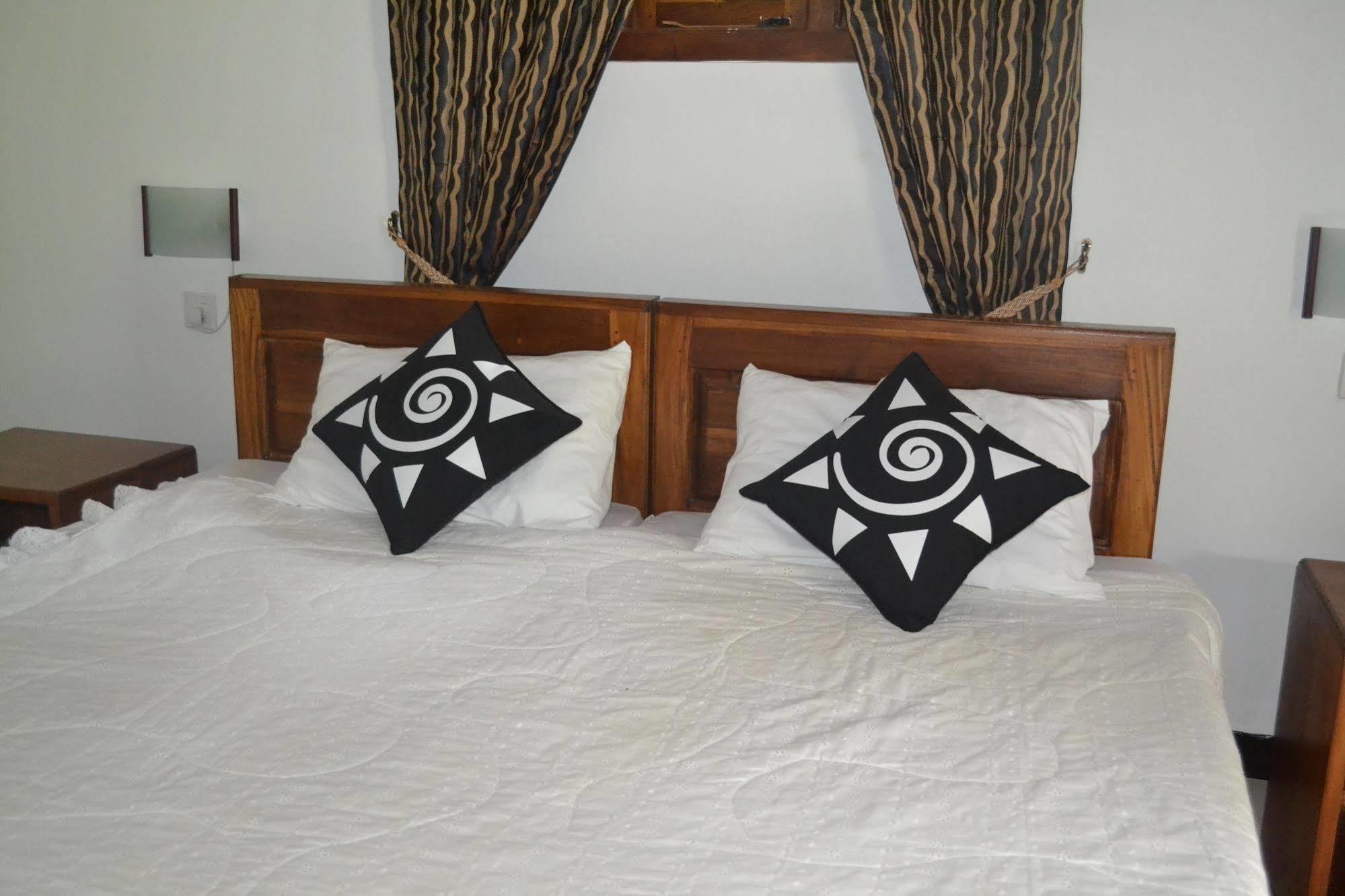 Sigiri Holiday Inn Inamaluwa Exterior foto